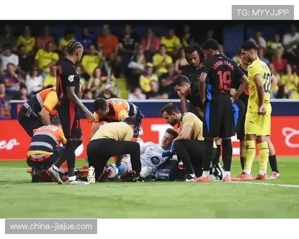 巴萨短期不逼特狮离队但未来蓝图不再以其为核心门将规划重建与竞争 巴萨短期不逼特狮离队但未来蓝图不再以其为核心门将规划重建与竞争