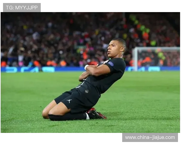 依旧深情并肩前行阿什拉夫晒照祝福姆巴佩27岁足球兄弟情